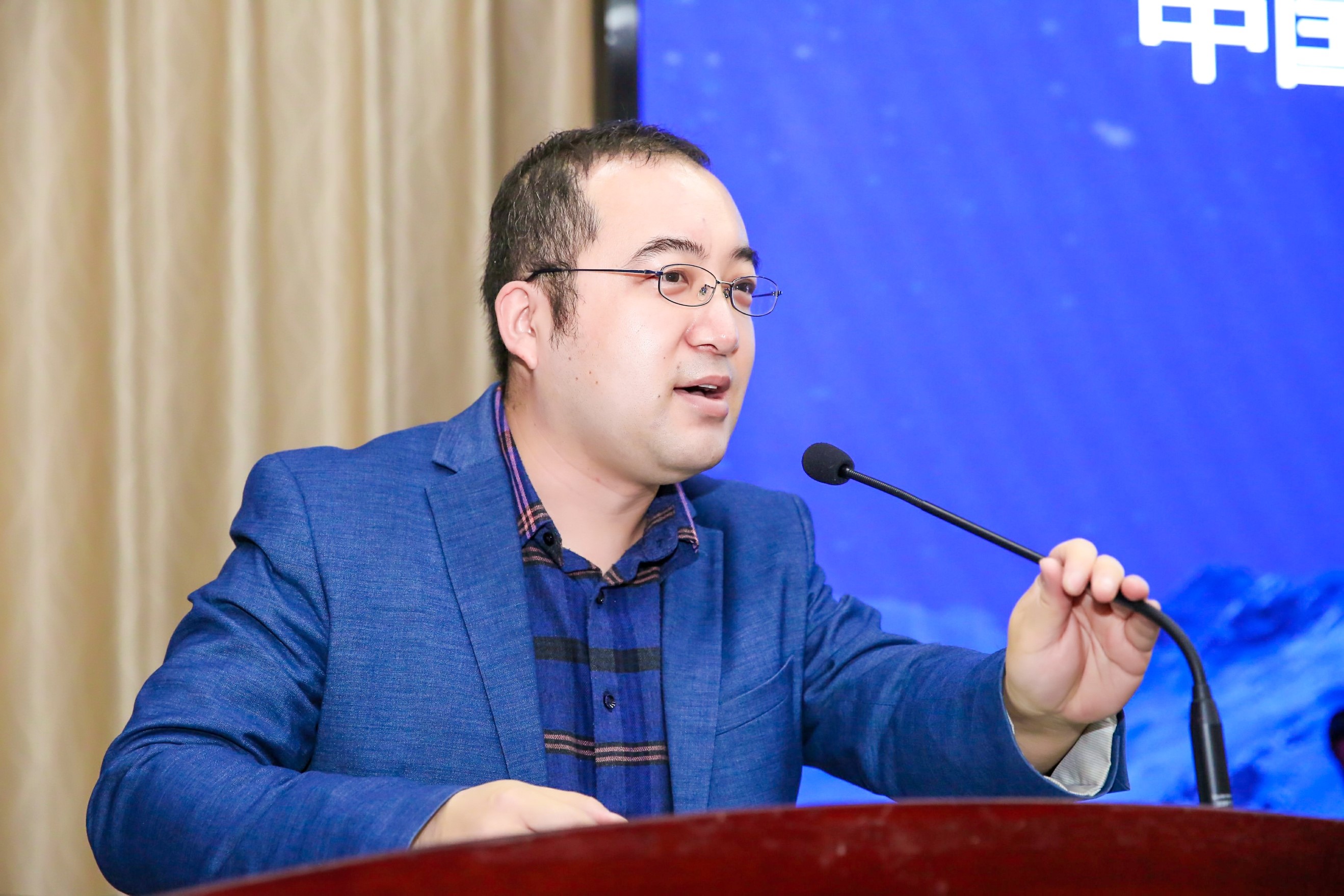 问鼎娱乐