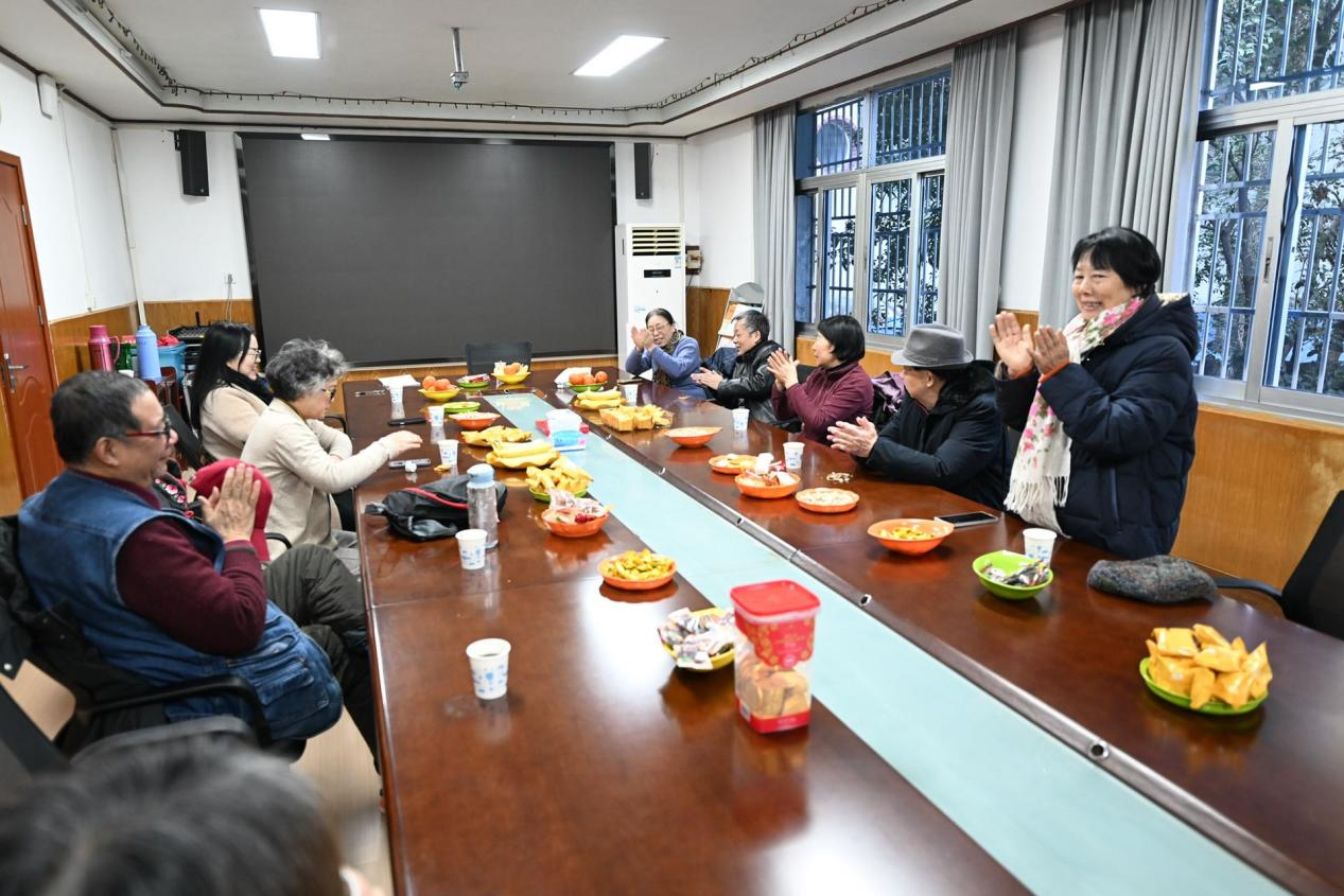 问鼎退休老同志辞旧岁迎新年座谈会欢乐圆满举行
