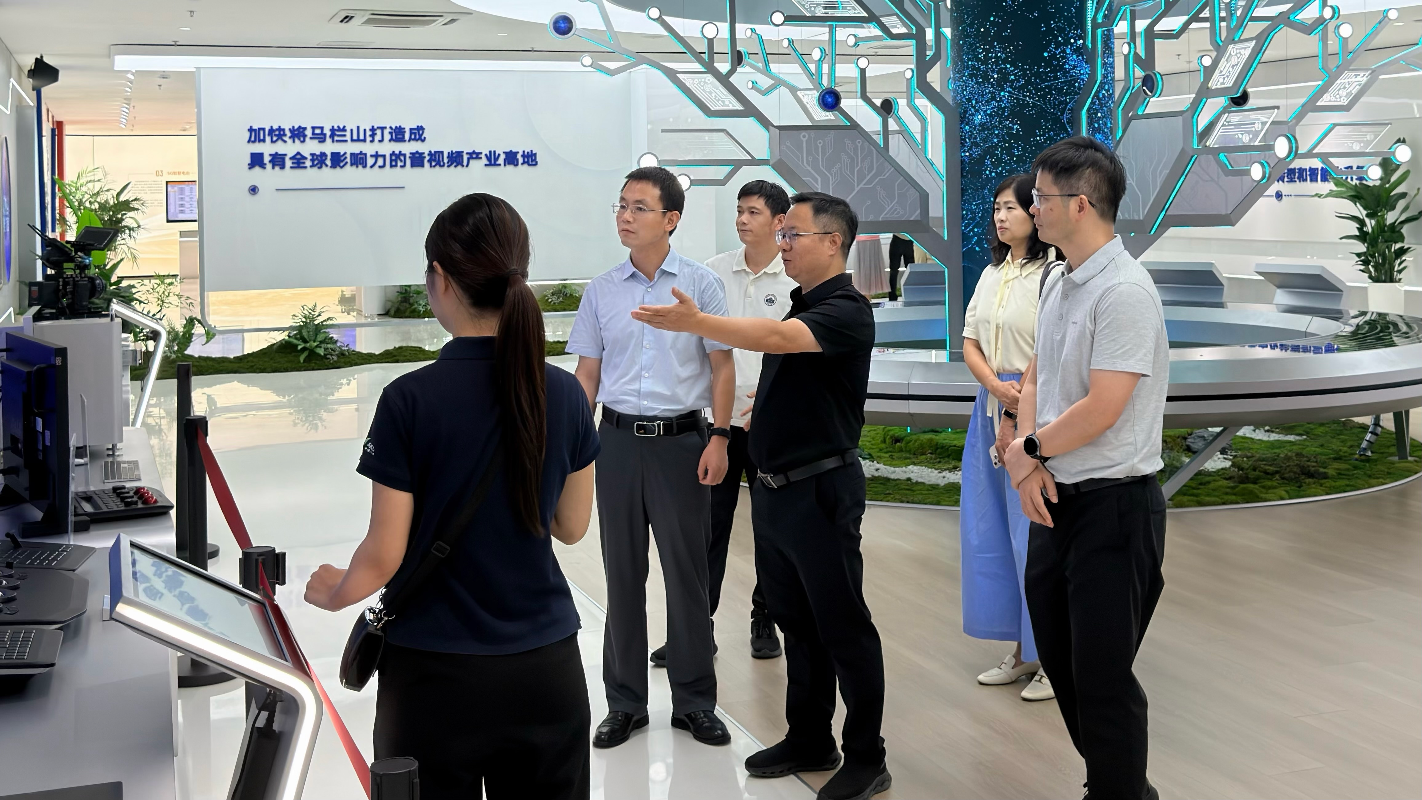 问鼎娱乐赴长沙调研交流 深化校地企合作与实践育人